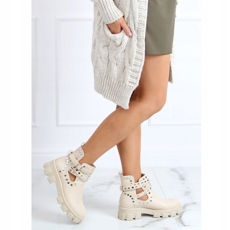 Cizme tăiate cu știfturi bej NC1127 Bej 1