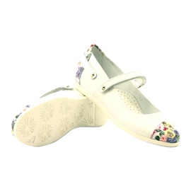 Balerine din piele pentru fete cu flori albe Bartek 3