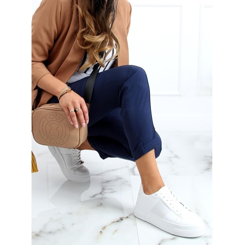 Adidași albi pe talpă înaltă LA133P Alb 2