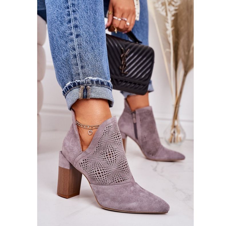 Cizme ajurate pe un post Michelle gri bej maro 2