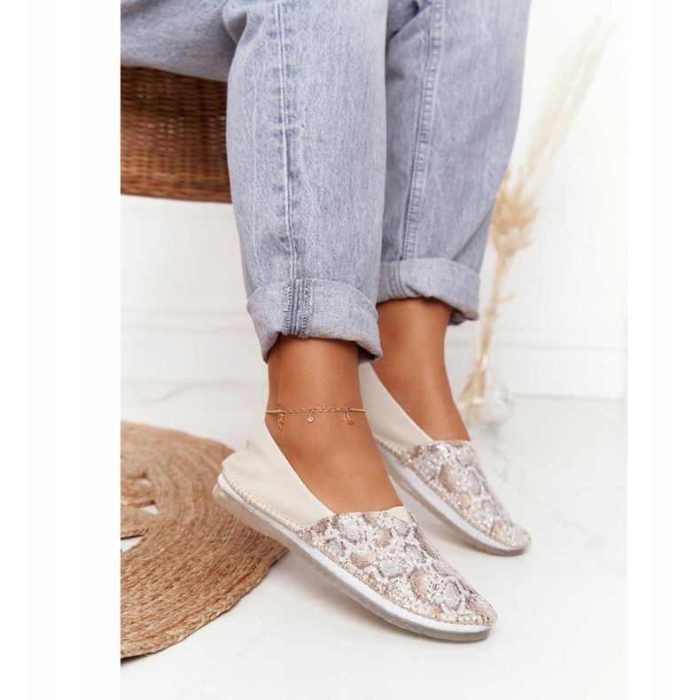 Balerini Maciejka din piele pentru femei bej-auriu 01930-81 de aur 2