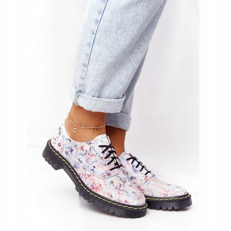 Pantofi Oxfords Maciejka din piele albă cu flori pentru femei 04087-38 1