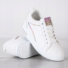 SHELOVET Pantofi albi cu pană ascunsă 1 SHELOVET Pantofi albi cu pană ascunsă 1