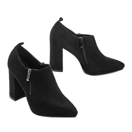 Botine negre din piele de căprioară pe stâlpul Carl negru 1