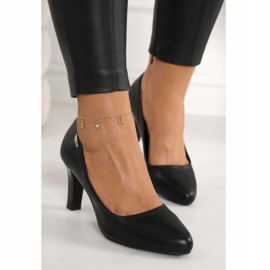 PJ1 Pompele clasice Eleanor negre pe un bar negru 3