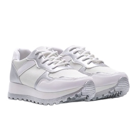 Adidași albi de la Antonia 1