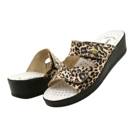 Imprimeu leopard din piele pentru femei bej 3