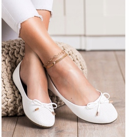 Clowse Balerine albe 1 Clowse Balerine albe 1