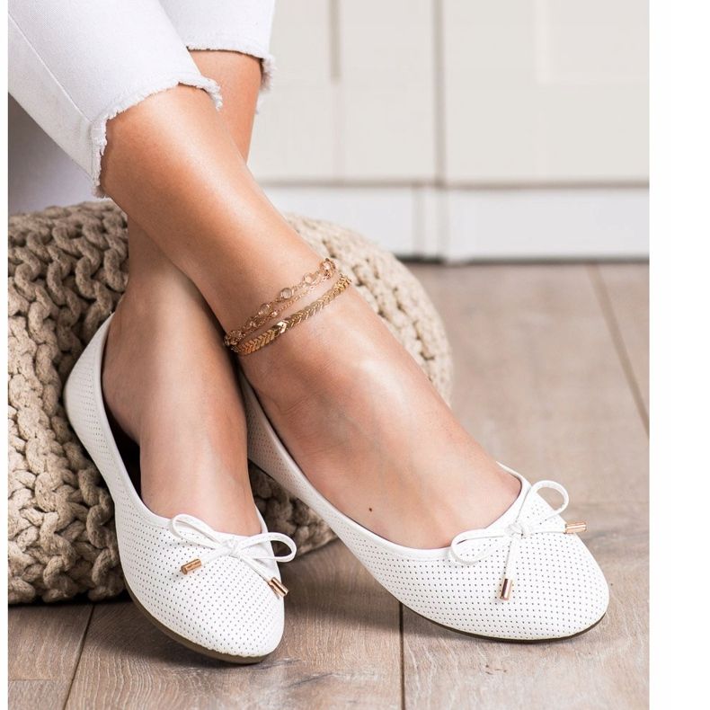 Clowse Balerine albe 1 Clowse Balerine albe 1