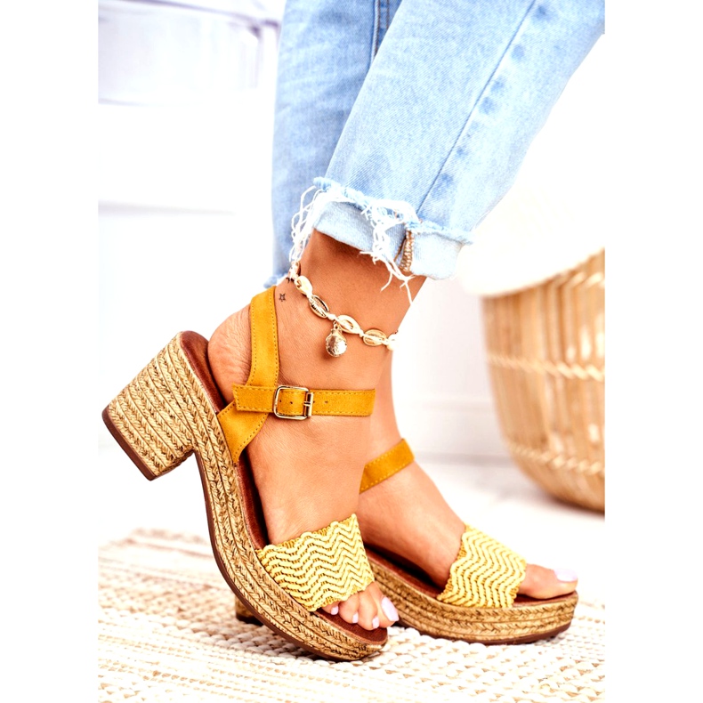 EVE Sandale de damă galbene Fobi pe toc înalt bej 2 EVE Sandale de damă galbene Fobi pe toc înalt bej 2