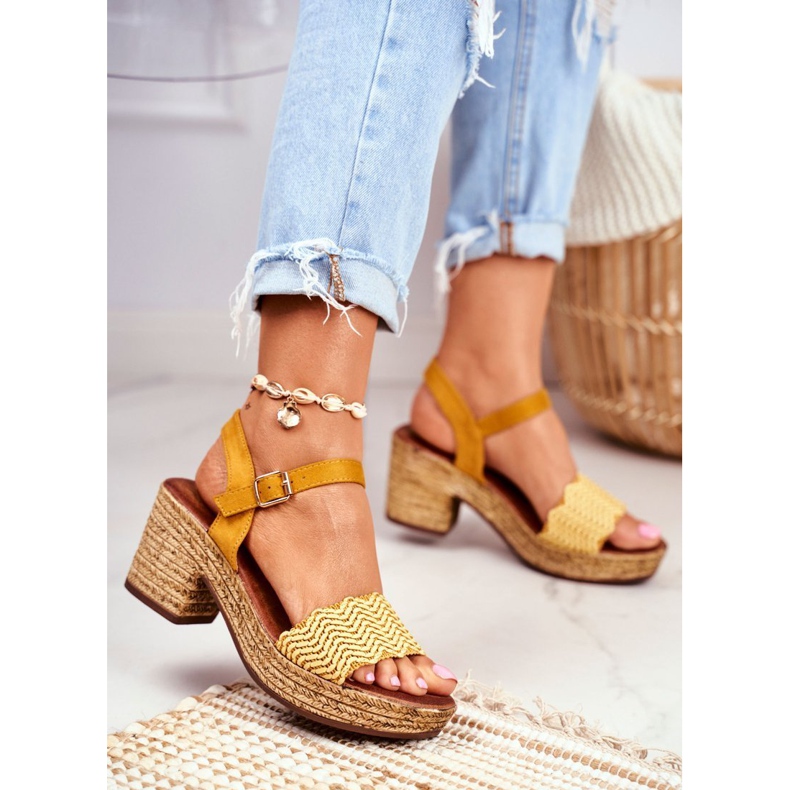 EVE Sandale de damă galbene Fobi pe toc înalt bej 1 EVE Sandale de damă galbene Fobi pe toc înalt bej 1