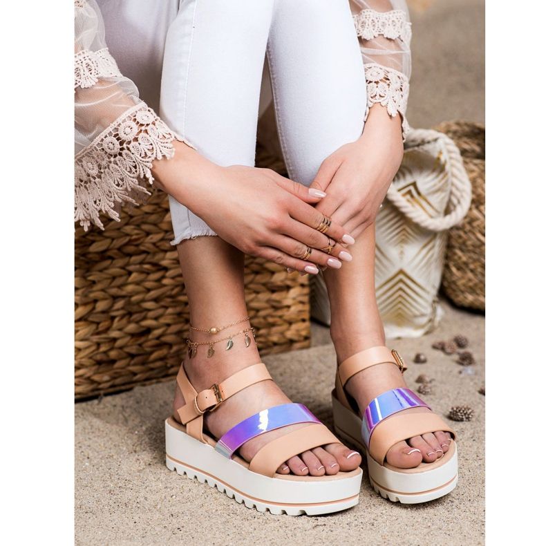 Weide Sandale pe platformă cu efect Holo bej 2