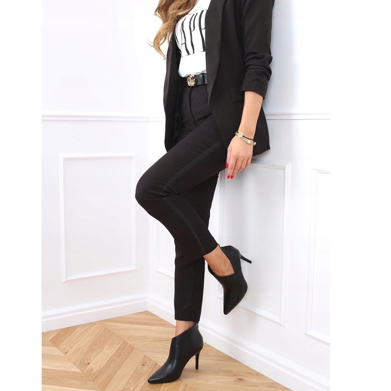 Cizme negre pe un ac decupate negru 9561 Negru 1