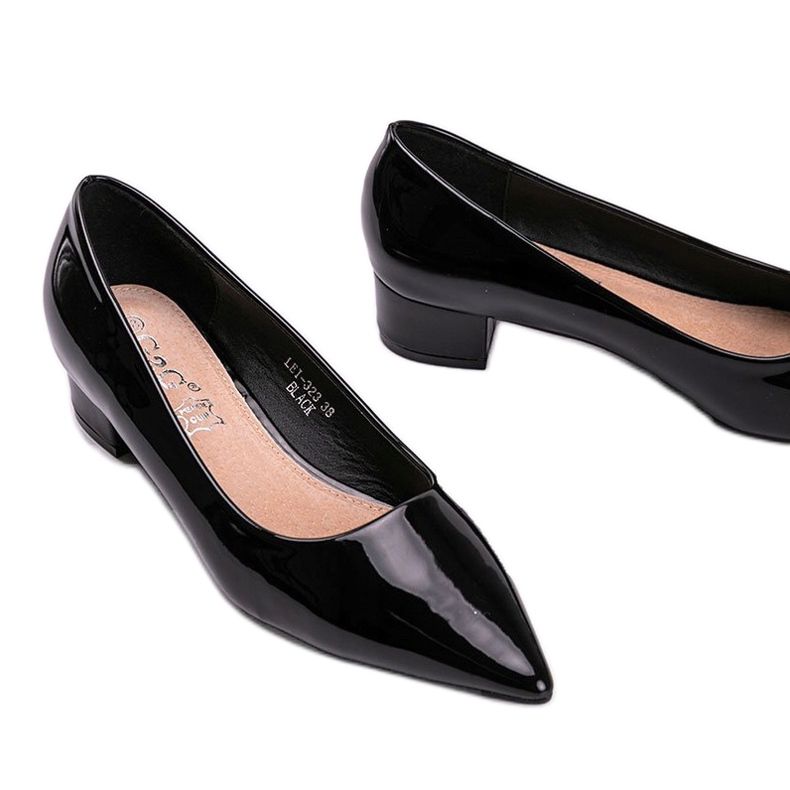 Pompe negre lăcuite pe un bloc Anabel negru 2