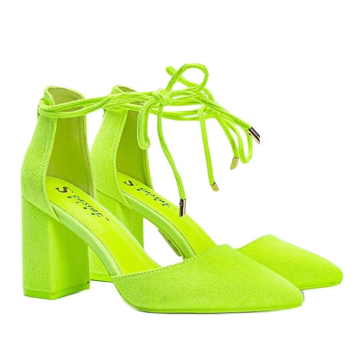 Pompe galbene cu șireturi pe stâlpul Macey 1