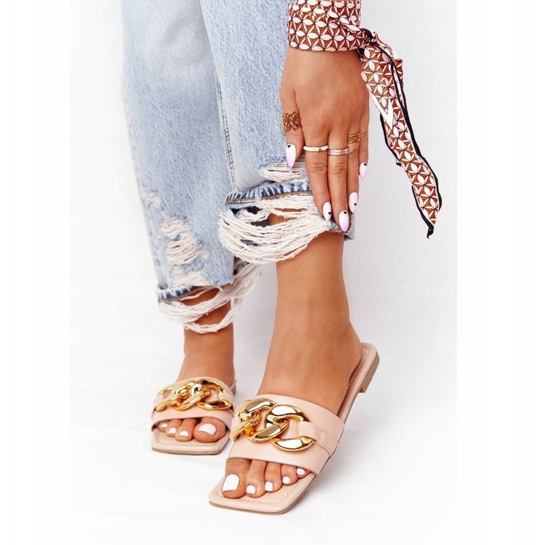 Papuci din piele cu un sărut francez nud în lanț bej multicolor 1 Papuci din piele cu un sărut francez nud în lanț bej multicolor 1