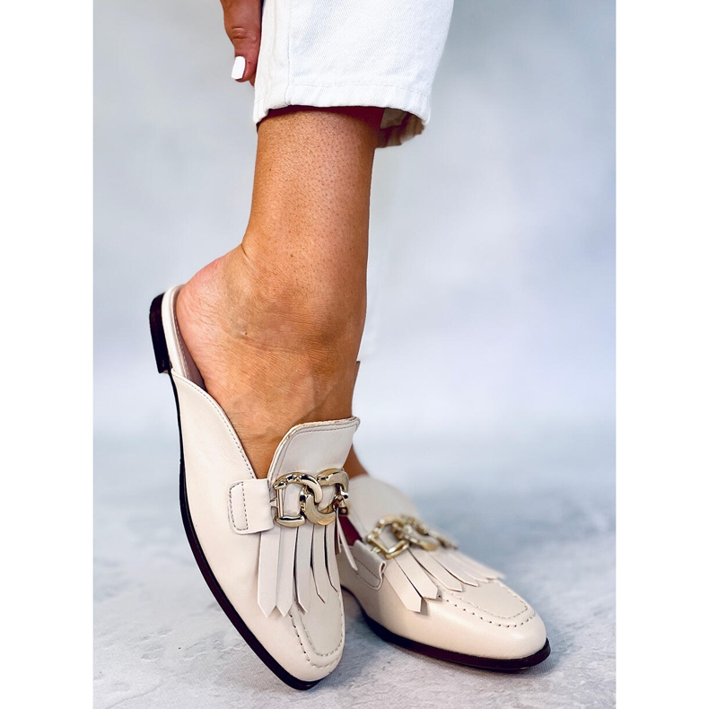 T501 Papuci mocasini bej bej cu lanț 1