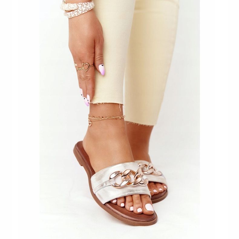 Papuci din piele cu lanț Nicole 2652 Alb metalizat 2