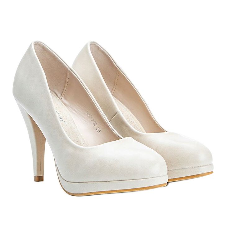 Pompele bej din piele ecologică pe platforma Liana 1