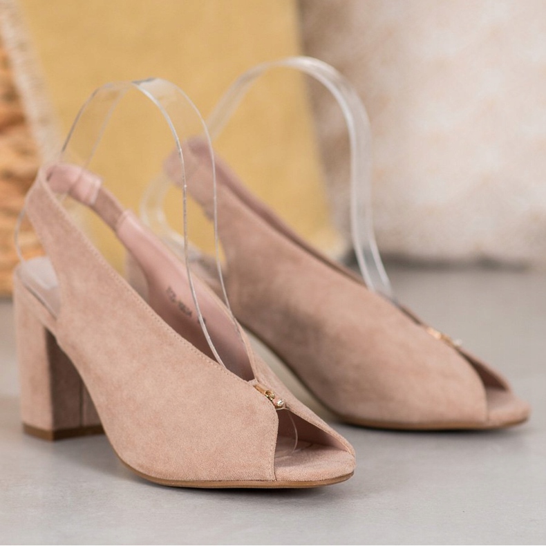 Pantofi eleganți pe un post VINCEZA bej 1