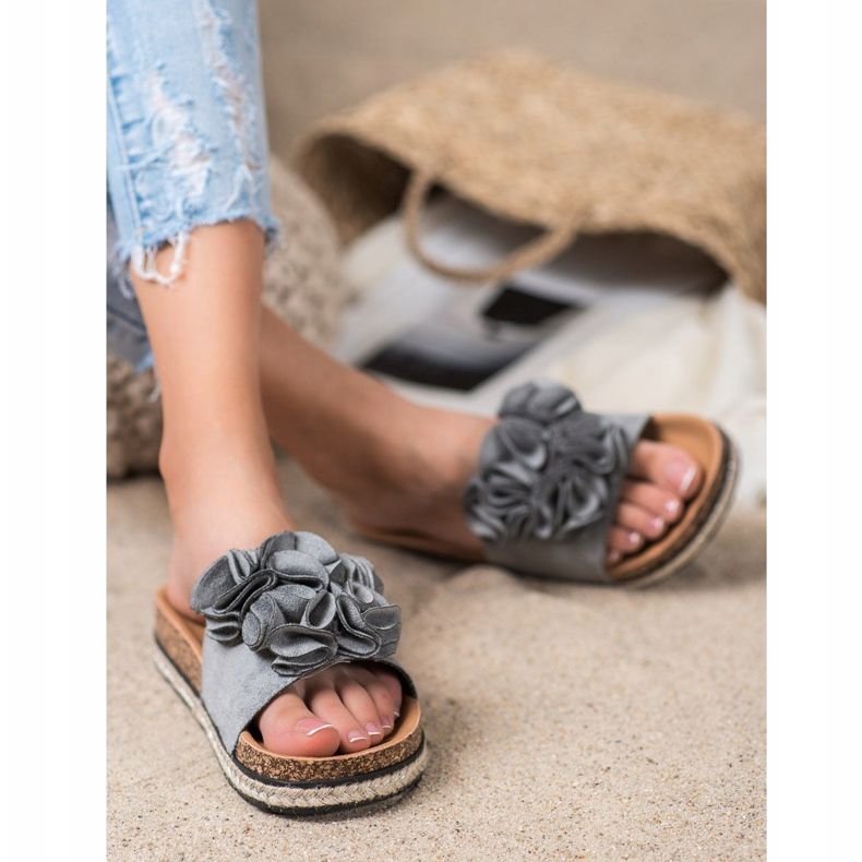 Papuci confortabili cu flori VINCEZA gri 1