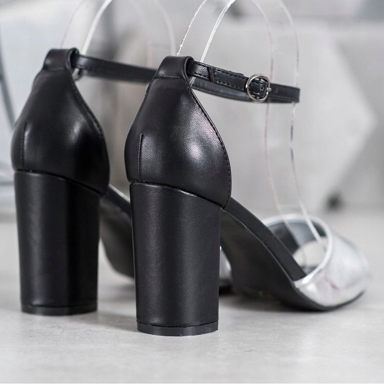 Small Swan Sandale clasice pe un bar negru gri 1