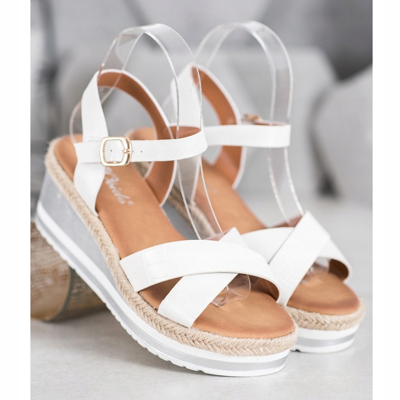 Weide Panele albe cu piele ecologică 1