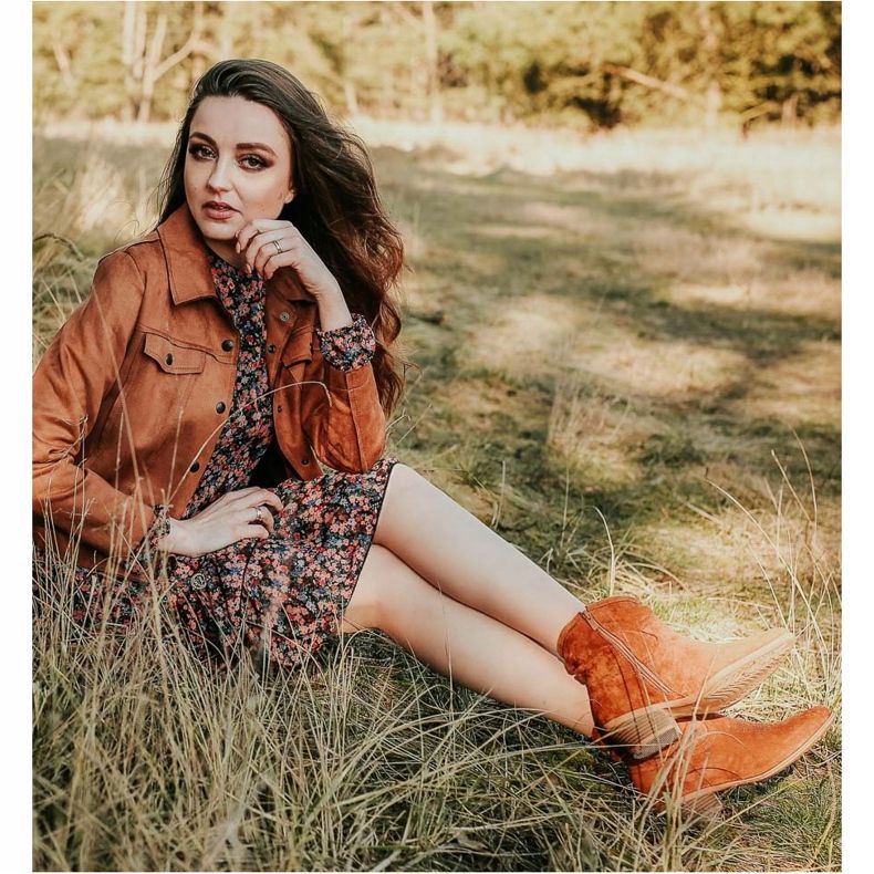 Cm Paris Cizme de cowboy din piele de căprioară maro 2 Cm Paris Cizme de cowboy din piele de căprioară maro 2