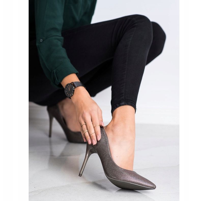 Goodin Pompe la modă pe un ac gri 1