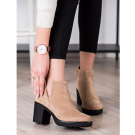 Bella Paris Cizme bej cu tăietură 1