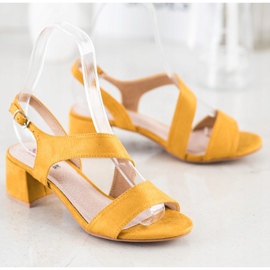 Kylie Sandale galbene pe bara joasă 2