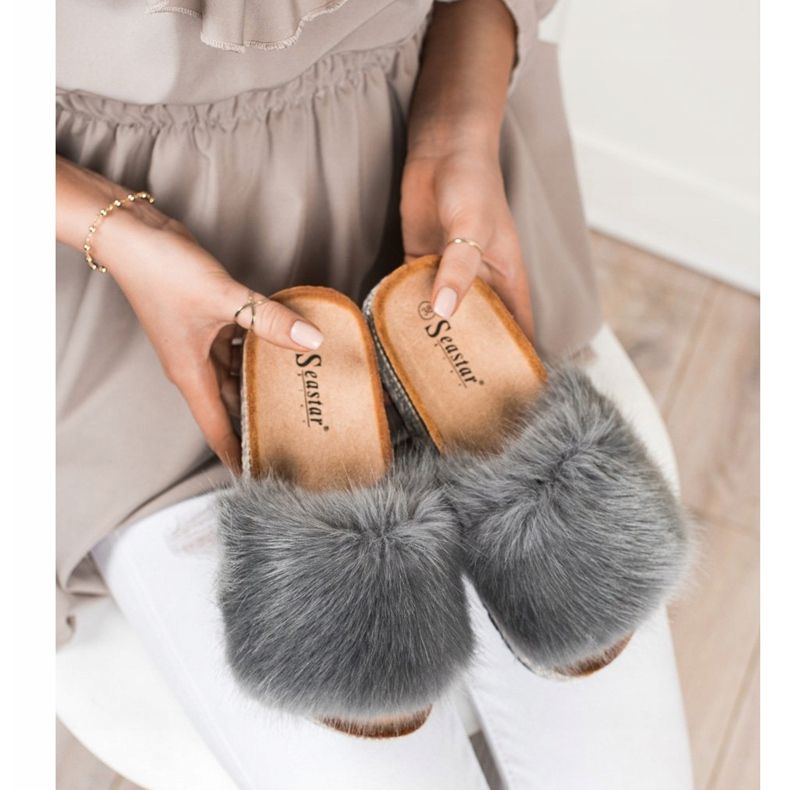 Seastar Papuci la modă pe o platformă decorativă gri 2