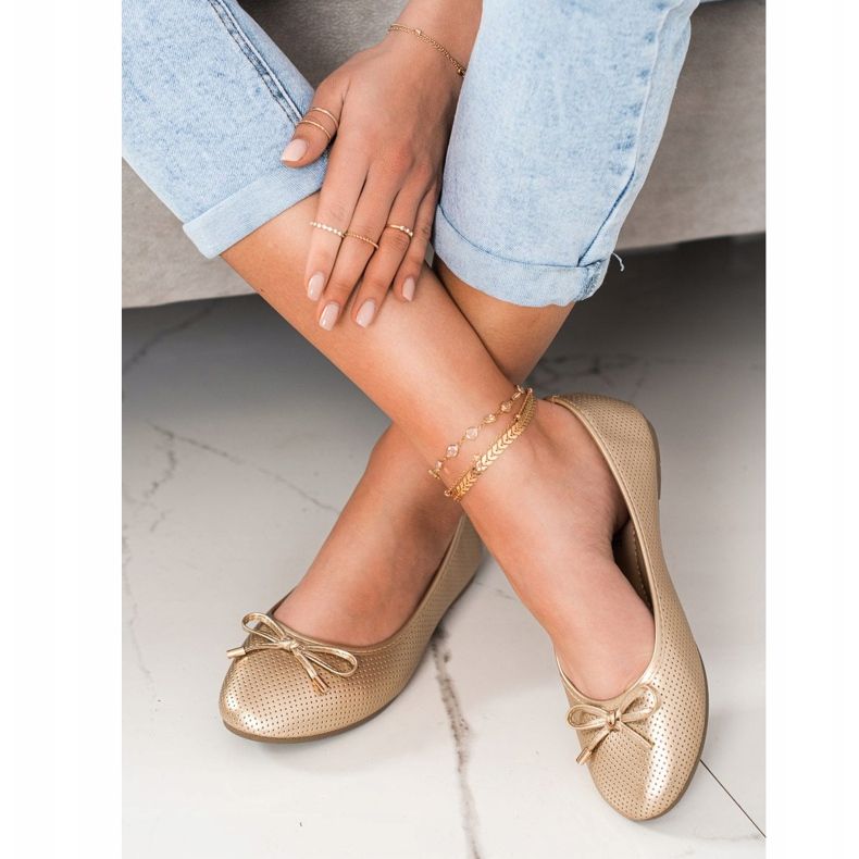 Clowse Balerina de Aur 1 Clowse Balerina de Aur 1