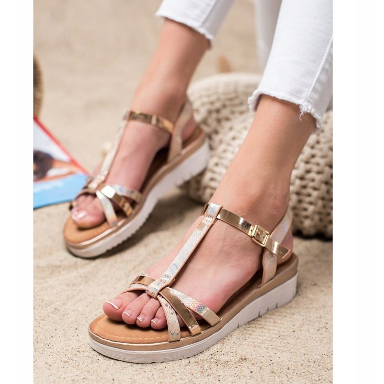 Small Swan Sandale cu efect Holo de aur 2 Small Swan Sandale cu efect Holo de aur 2