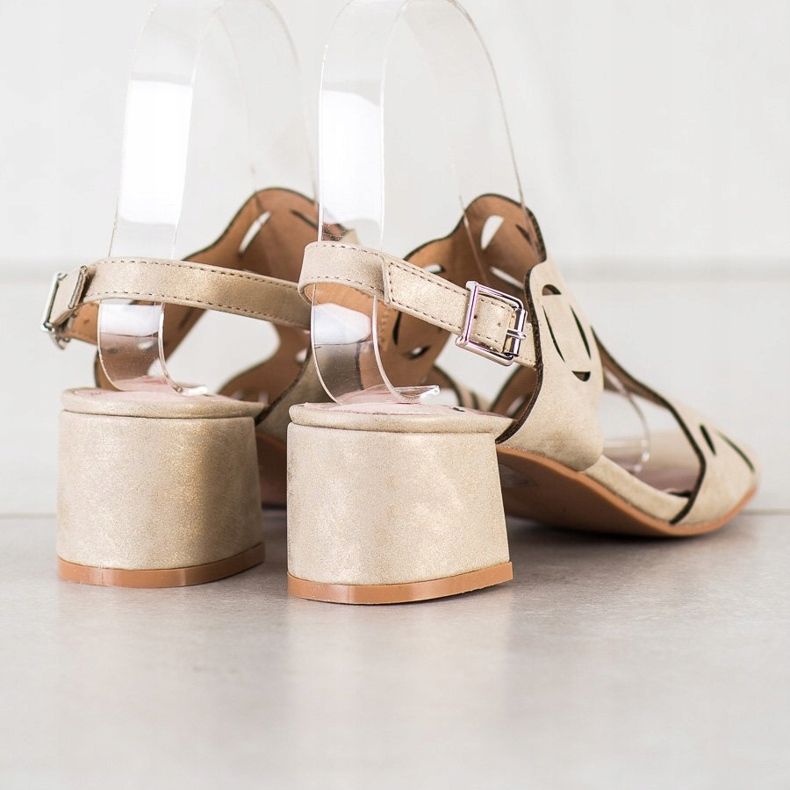 Kylie Sandale elegante cu un model ajurat bej 1