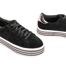 Ghete negre pe talpă groasă de la Lil negru 1