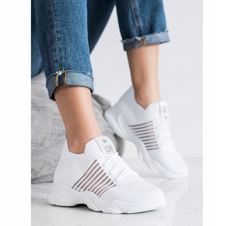 SHELOVET Pantofi sport de culoare alb deschis 2 SHELOVET Pantofi sport de culoare alb deschis 2