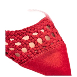 Pompe deschise roșii pe stâlpul Hana roșu 1 Pompe deschise roșii pe stâlpul Hana roșu 1