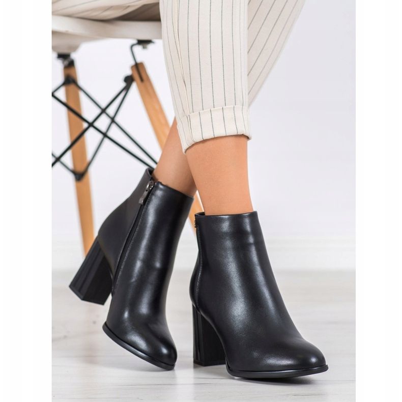 Filippo Cizme clasice pe un post negru 1