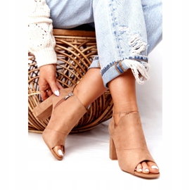 Cizme din piele de căprioară de primăvară pe un post Vinceza 21-17095 Bej 2 Cizme din piele de căprioară de primăvară pe un post Vinceza 21-17095 Bej 2