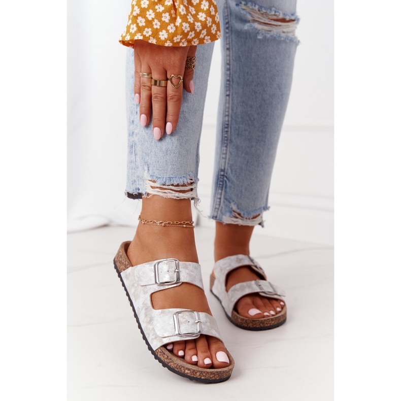 Papuci pentru femei cu catarame Vivio argintiu 1