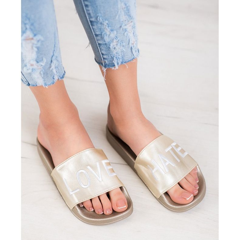 Small Swan Papuci din piele ecologică LOVE &amp; HATE de aur 1