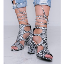 Sandale negre pe un post în modelul de piele de șarpe Gold Jungle negru 1