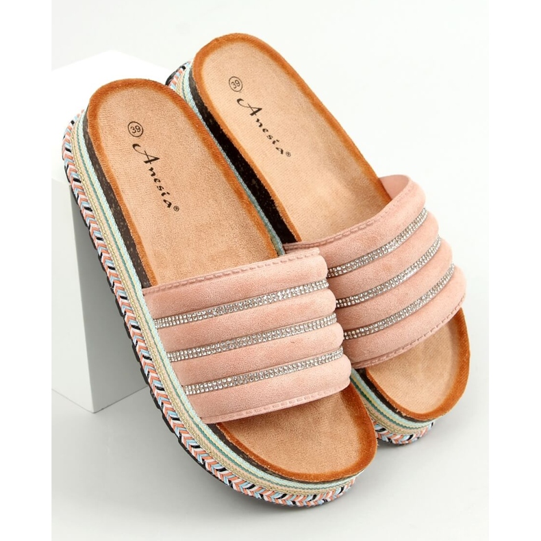 Papuci roz N-96 roz pe talpa decorată 1 Papuci roz N-96 roz pe talpa decorată 1