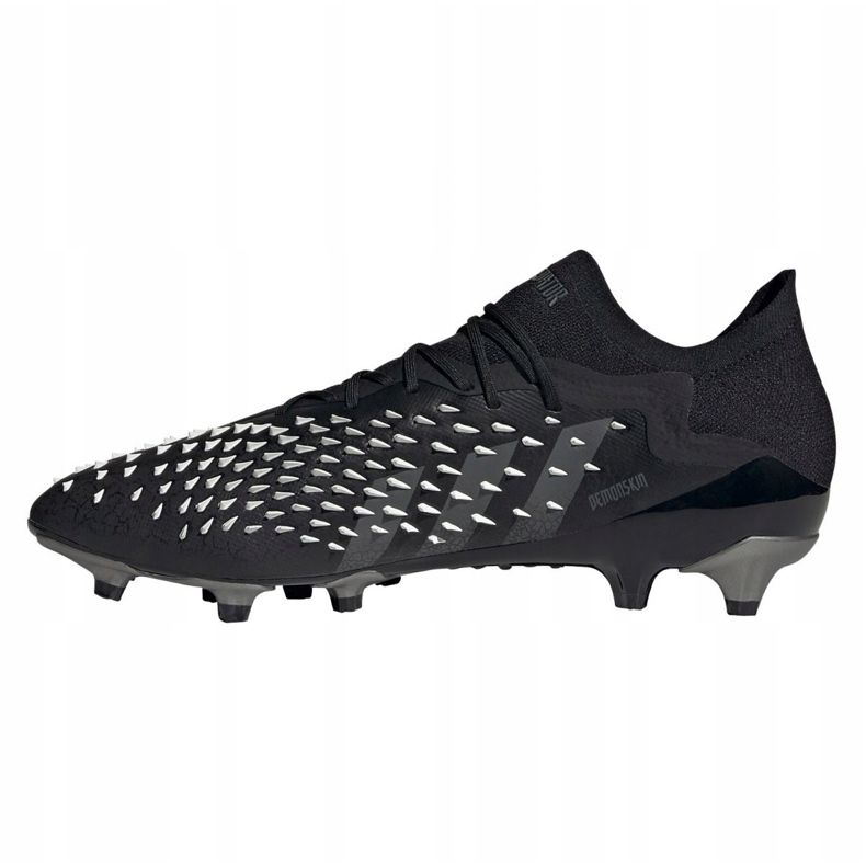 Ghete de fotbal Adidas Predator Freak.1 Low Ag M Q46572 negru negru 1