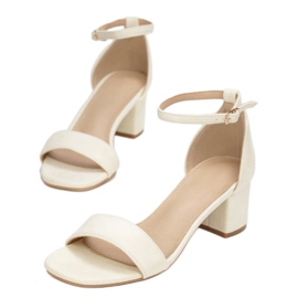 Vices Viciile 8833-49-galbene 1 Vices Viciile 8833-49-galbene 1