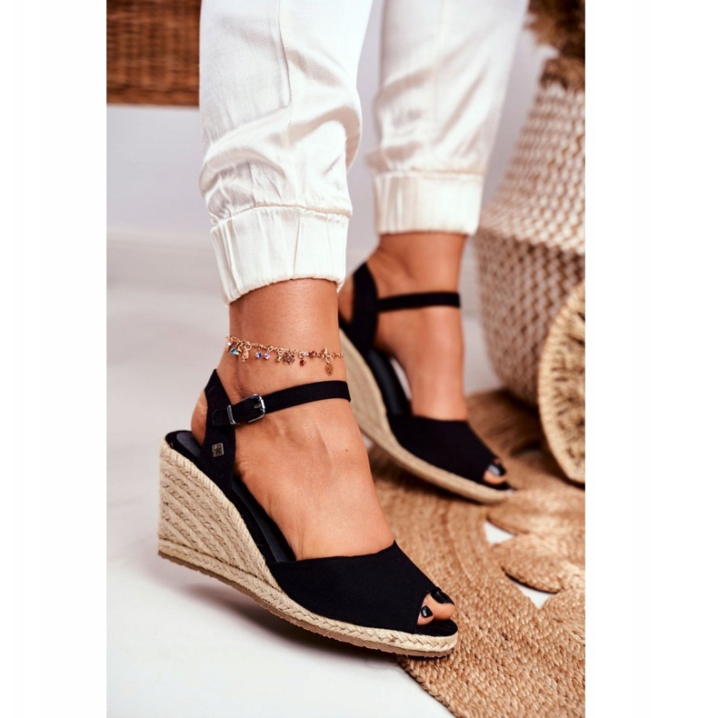 Sandale pentru femei pe pană împletită Big Star Black DD274A209 negru 2