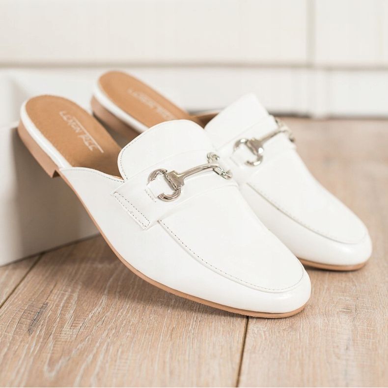 SHELOVET Papuci eleganti cu ornament alb 2