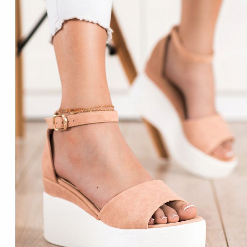 Comer Sandale ușoare pe platformă bej 2