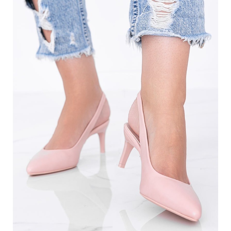 Pompele roz pe un știft de Elen 1